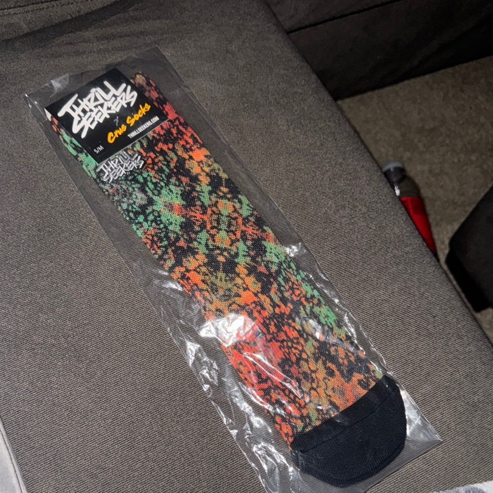 THRILL SEEKERS Crew Socks